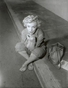 Photo by Ernst Bachrach on the set of 'Clash by Night', 1952. Note Marilyn's copy of 'The Thinking Body', a book recommended to her by Michael Chekhov.