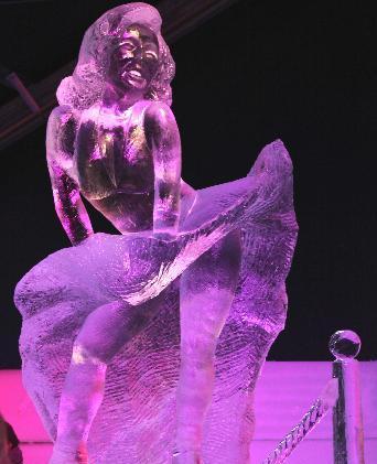 david cooke sculpture. Marilyn Ice Sculpture, Belgium